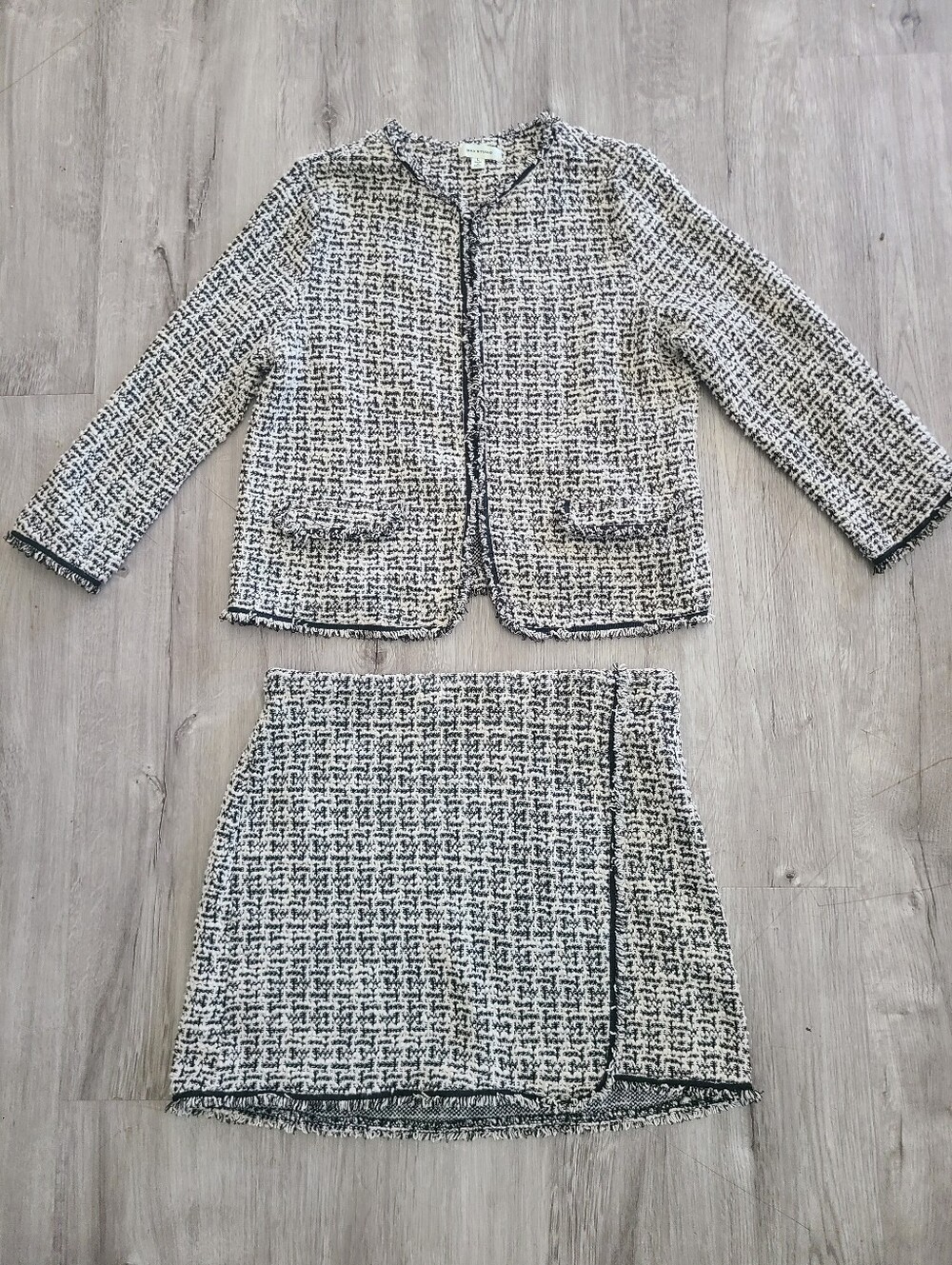 Max Studio 2 Piece Black White Tweed Collarless Jacket & Skirt Set Cotton Blend